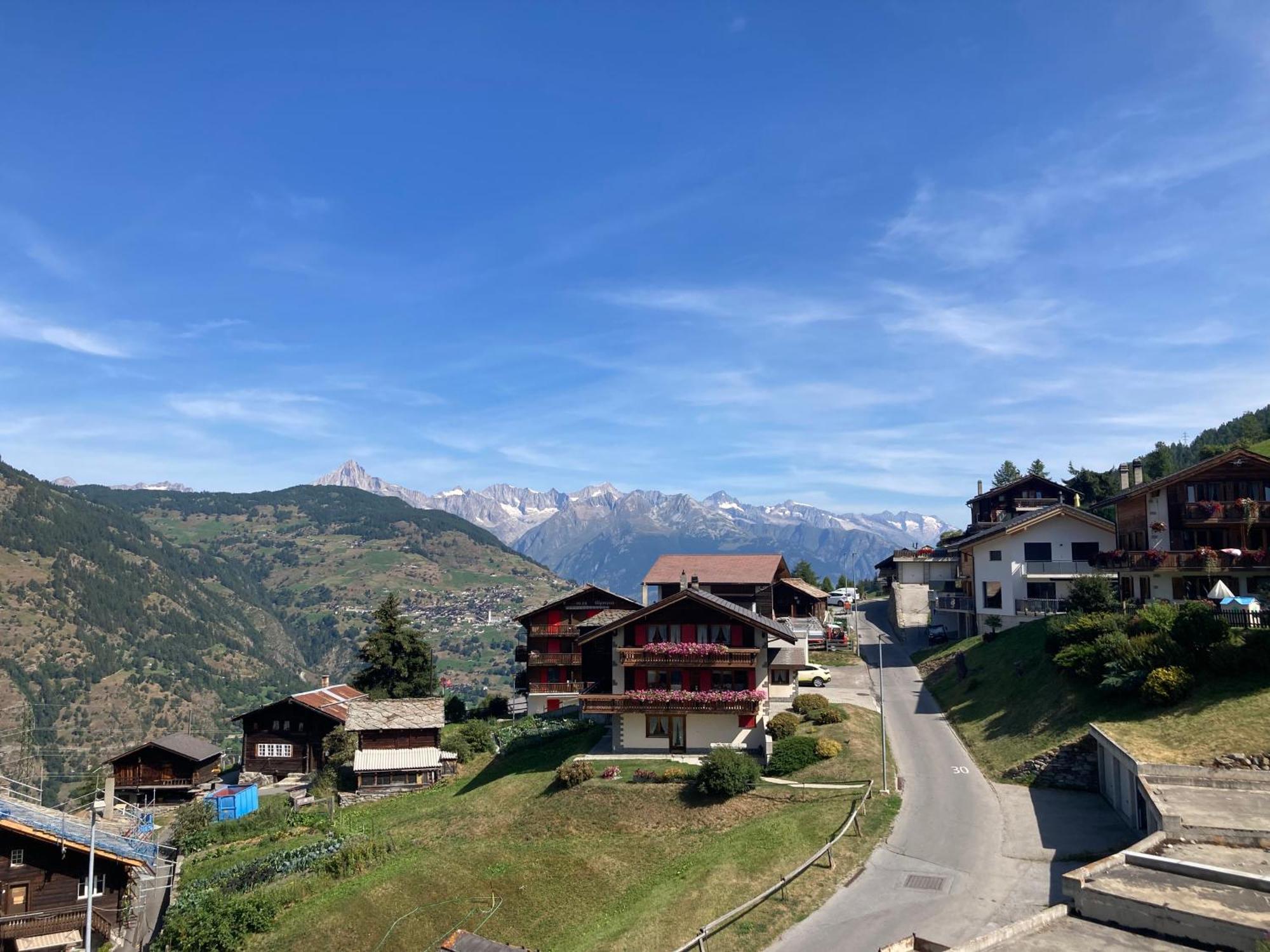 Apartament Haus Dorfblick Grächen Zewnętrze zdjęcie